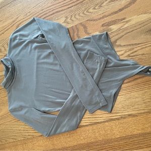 Aritzia Long Sleeved Mock/Turtleneck Shirt